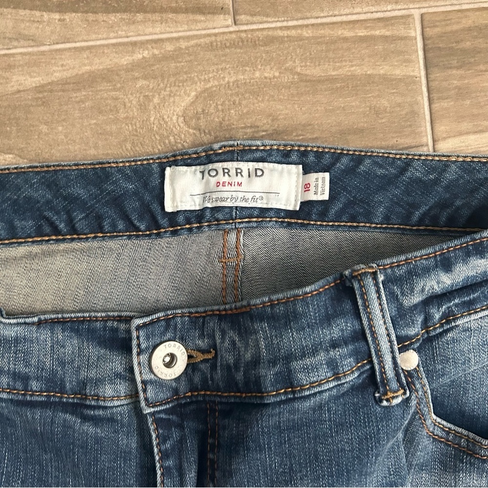 Torrid Distressed Jean Shorts | Size 18 - Picture 2 of 4